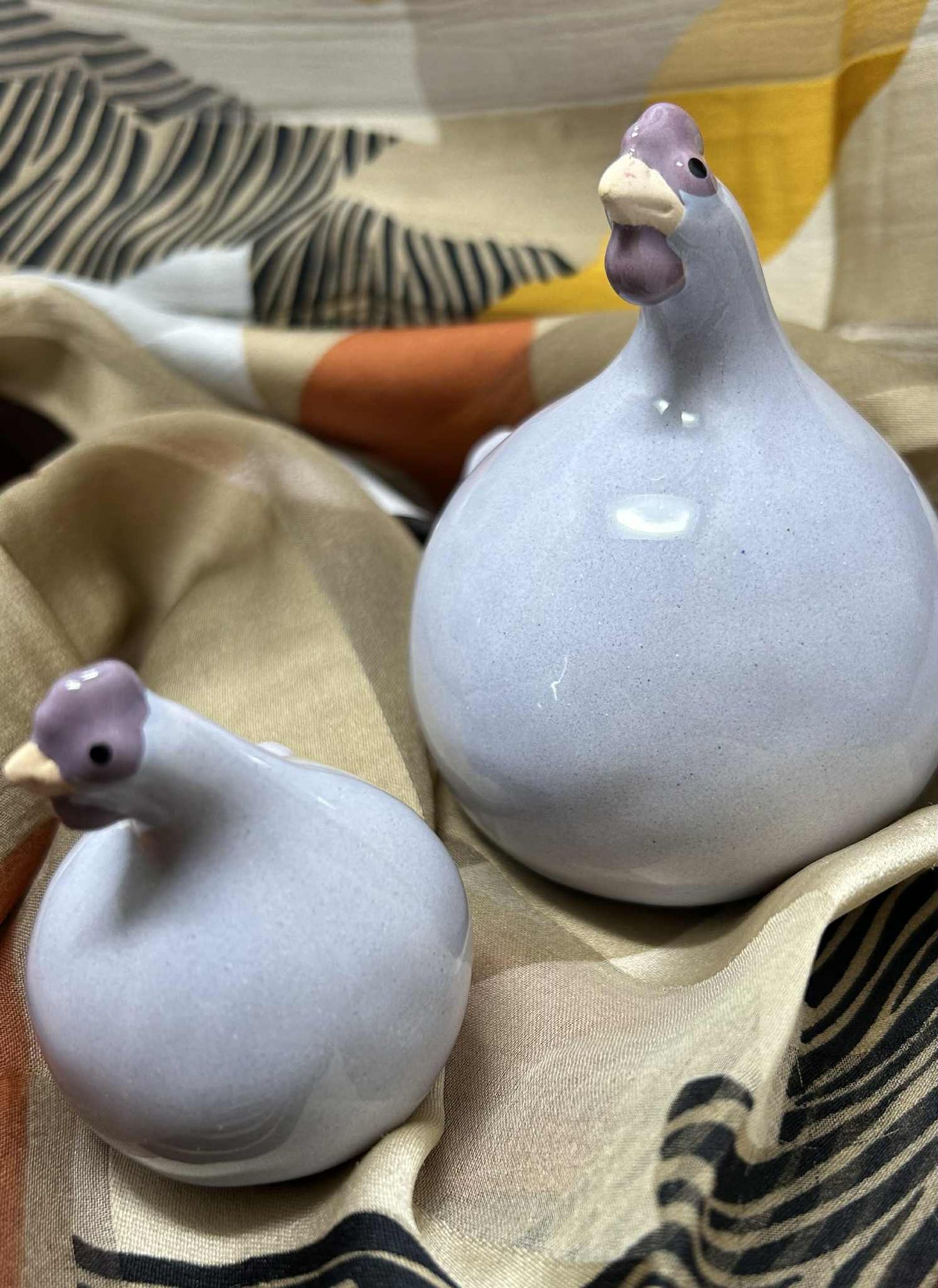 Set de 2 poules violettes en céramique de GmbH(9*10cm)et (5*6cm)