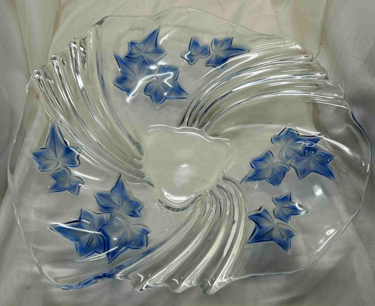 Joli plat à fruit décoré de feuilles bleues en Walther glas de GmbH (39*40cm)