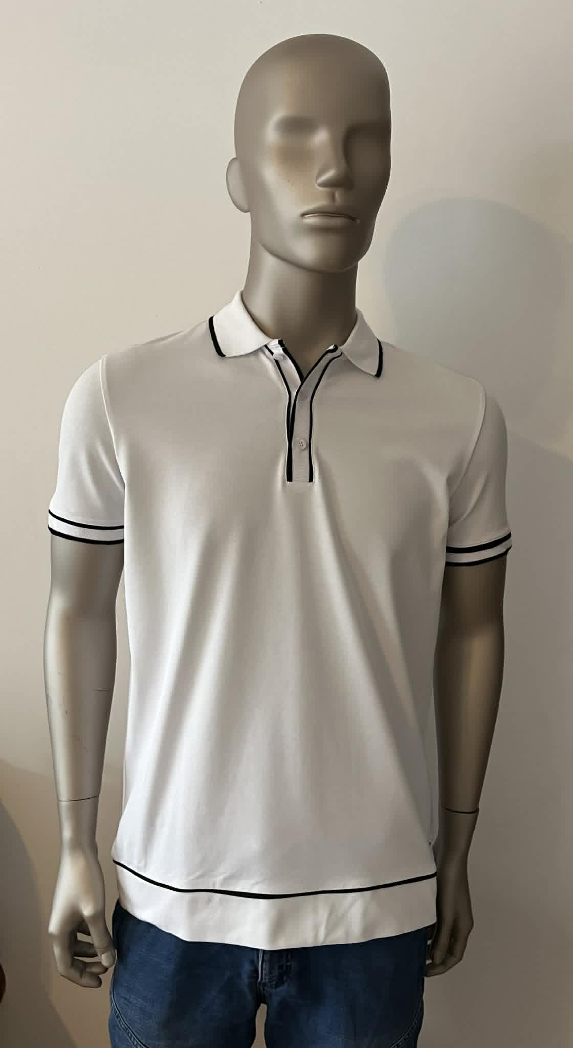Polo blanc et noir 95 %coton 5% élasthanne HON