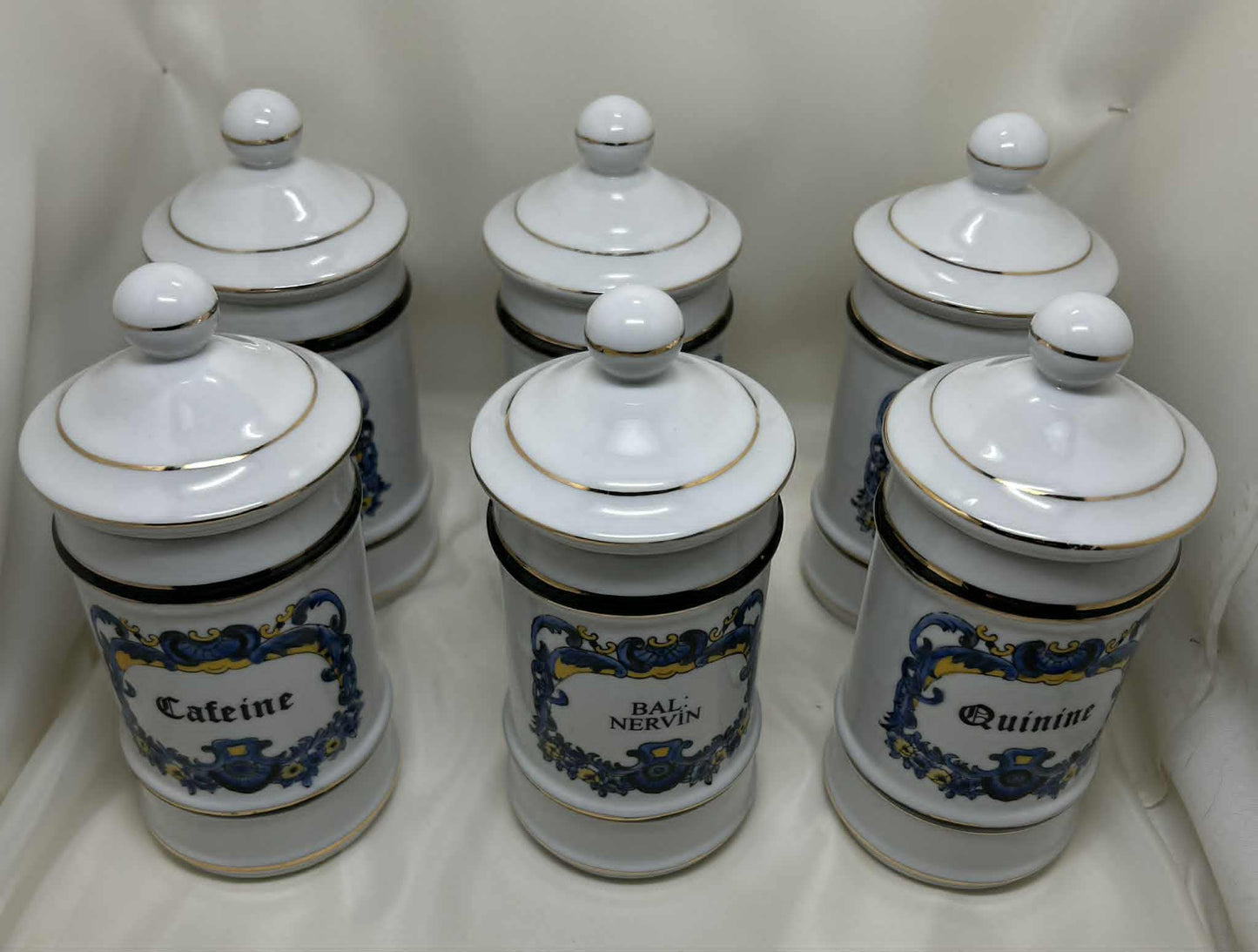 Ensemble de 6 pots à pharmacie en porcelaine de GmbH (8*18cm)
