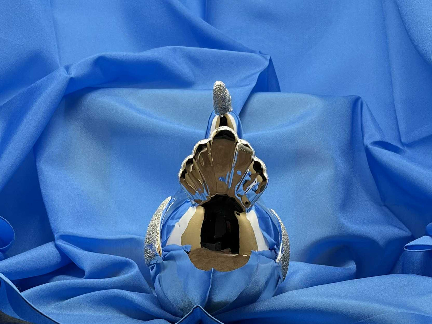 Poule en plâtre peinte en argenté et paillettes de GmbH (14.5*12cm)
