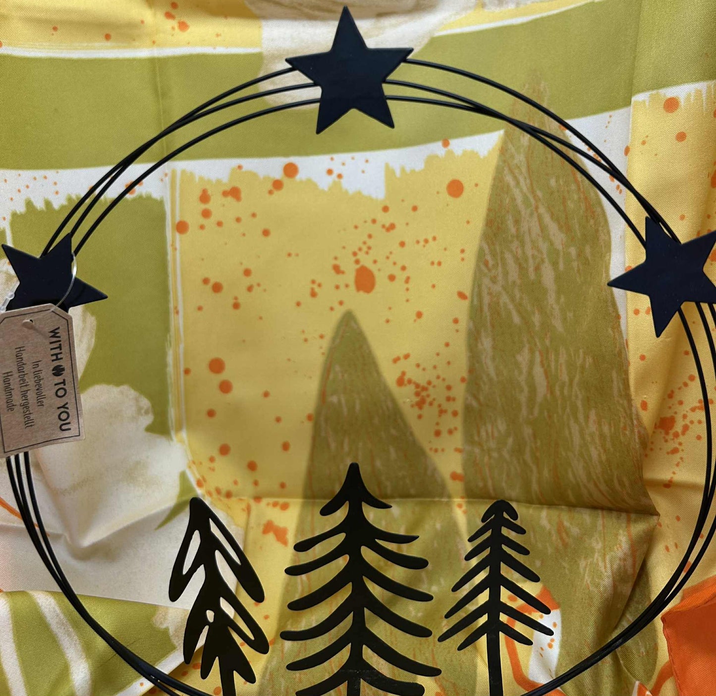 Décoration de Noel en métal sur socle en bois de GmbH (diamètre22 cm)