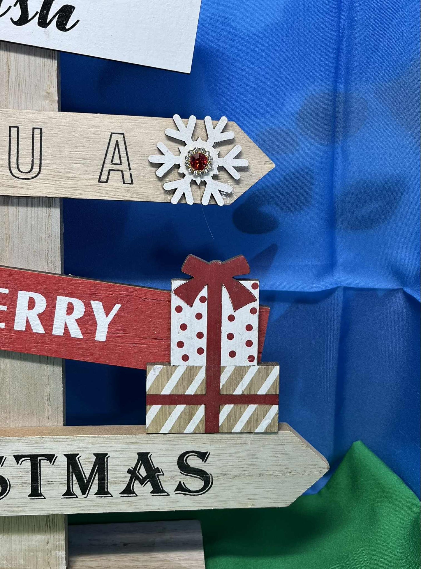 Sapin de noël en bois décorée mesurant 42cm de GmbH