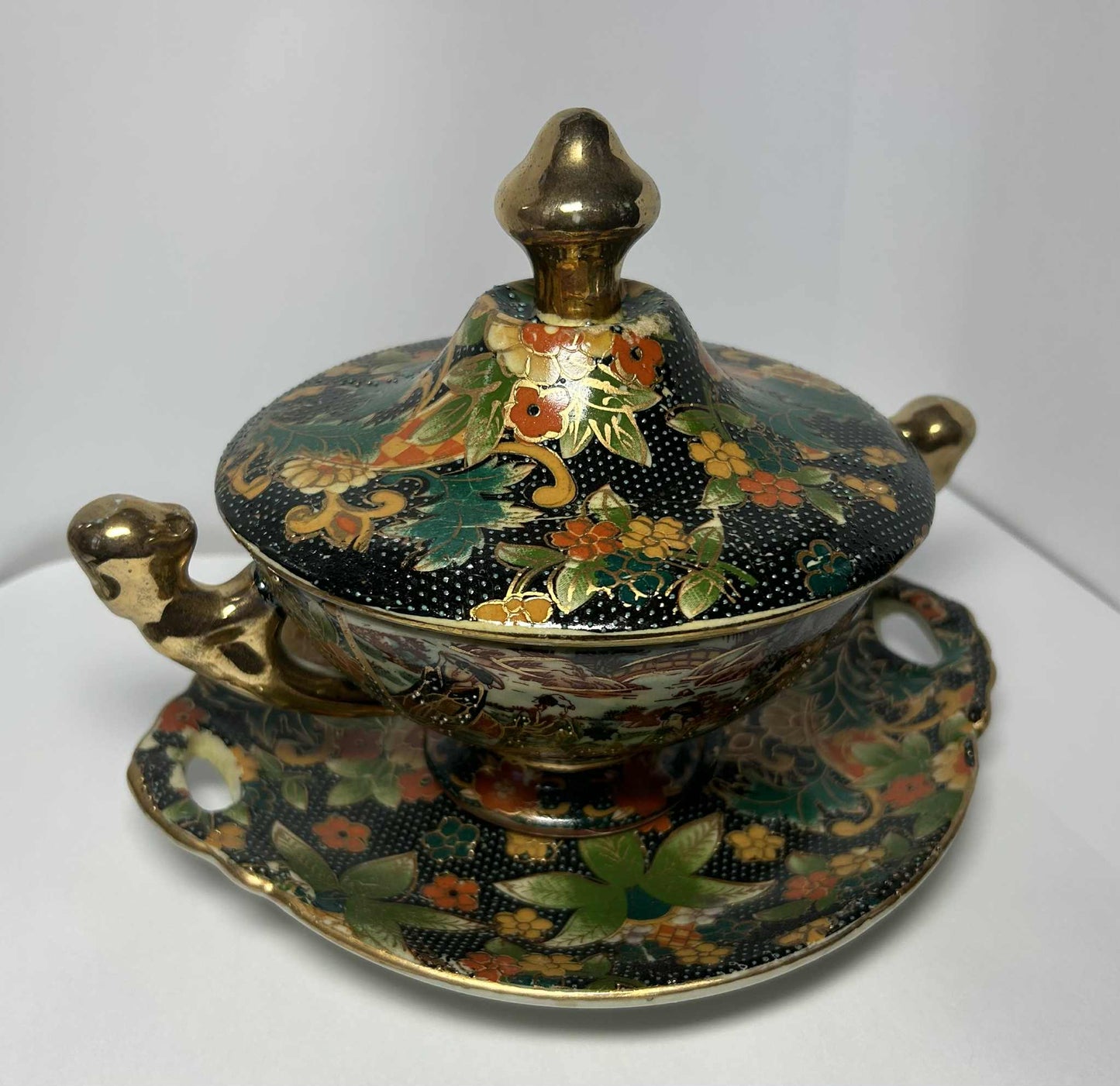 Soupière art chinois (22*14cm)en porcelaine GmbH