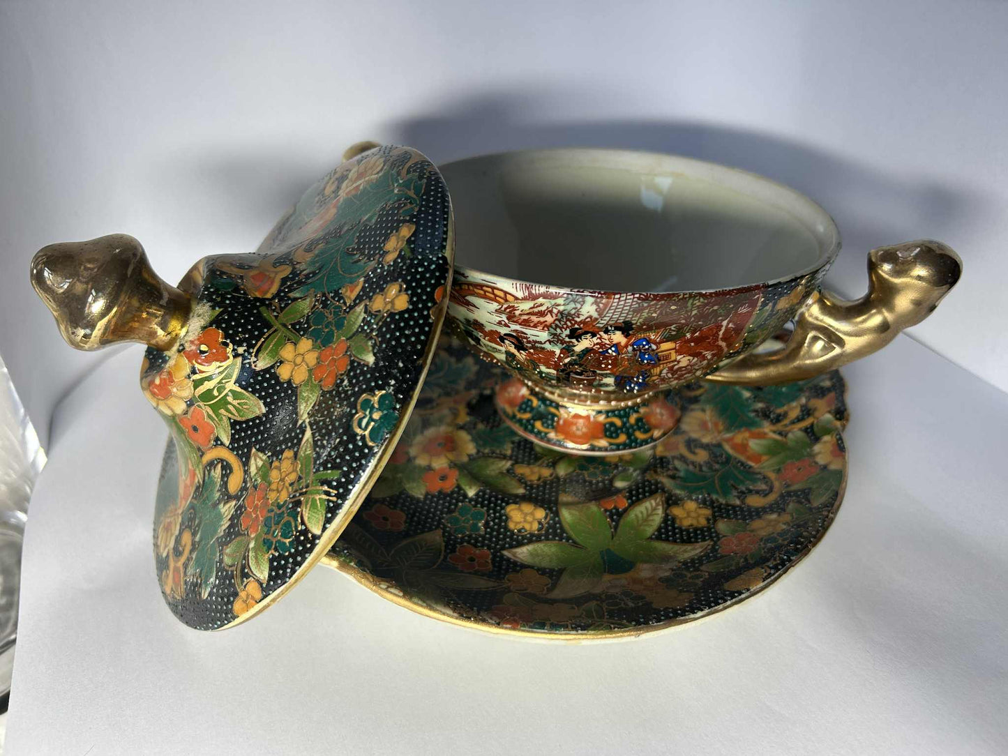 Soupière art chinois (22*14cm)en porcelaine GmbH