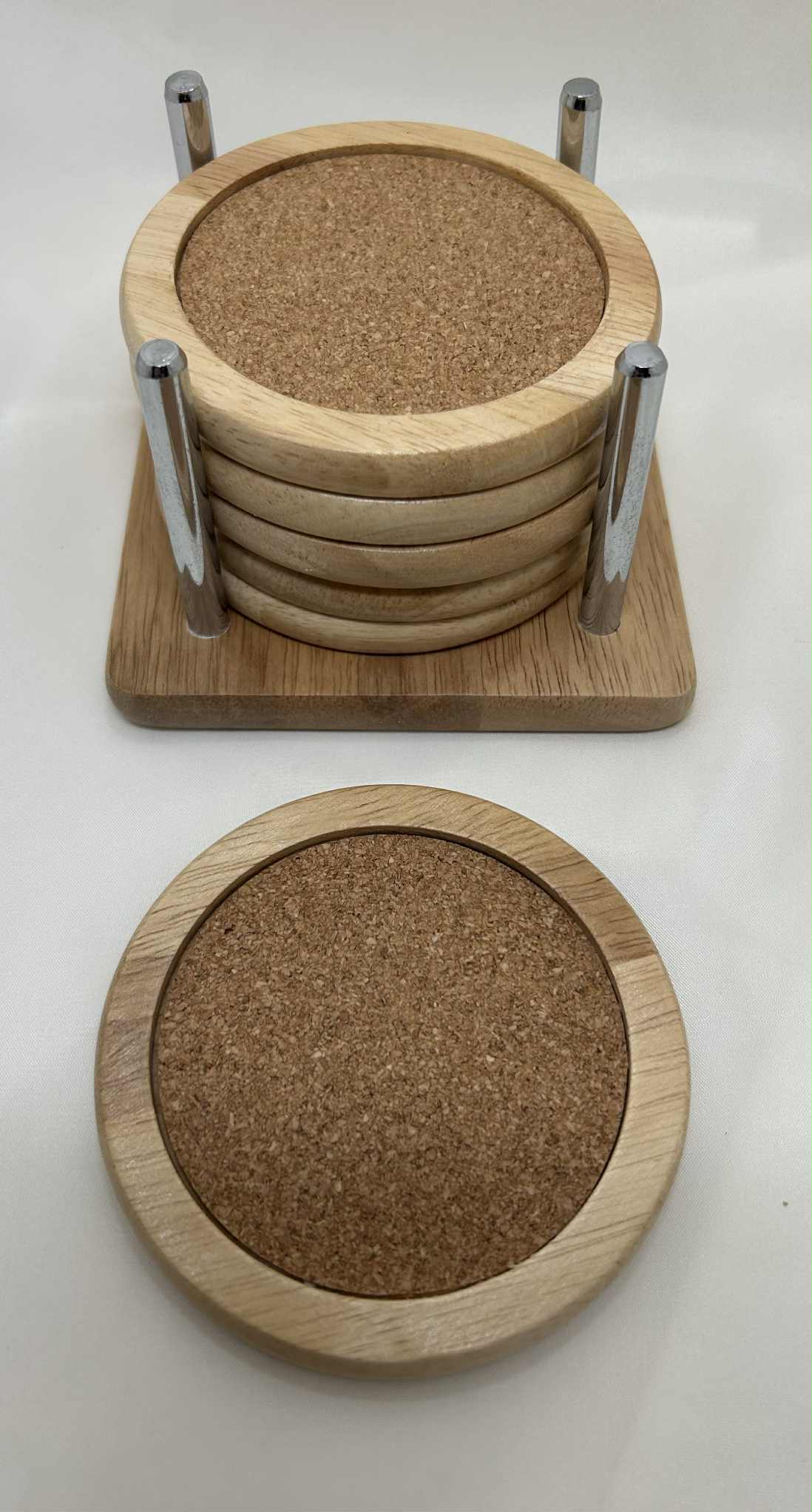 Lot de 6 sous verres avec support en bois ,liège et métal de GmbH( 10cm de diamètre)