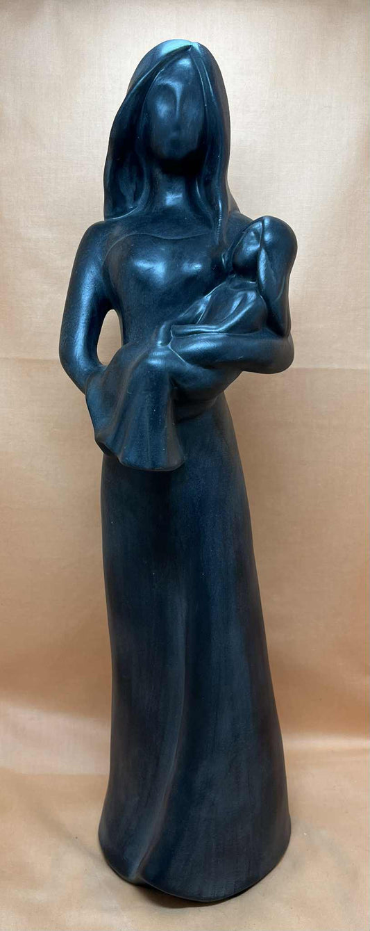 Statue mère et fille en rouge ou gris de Avam collection par Tosal h=45 cm l = 12 cm p = 11.5 cm