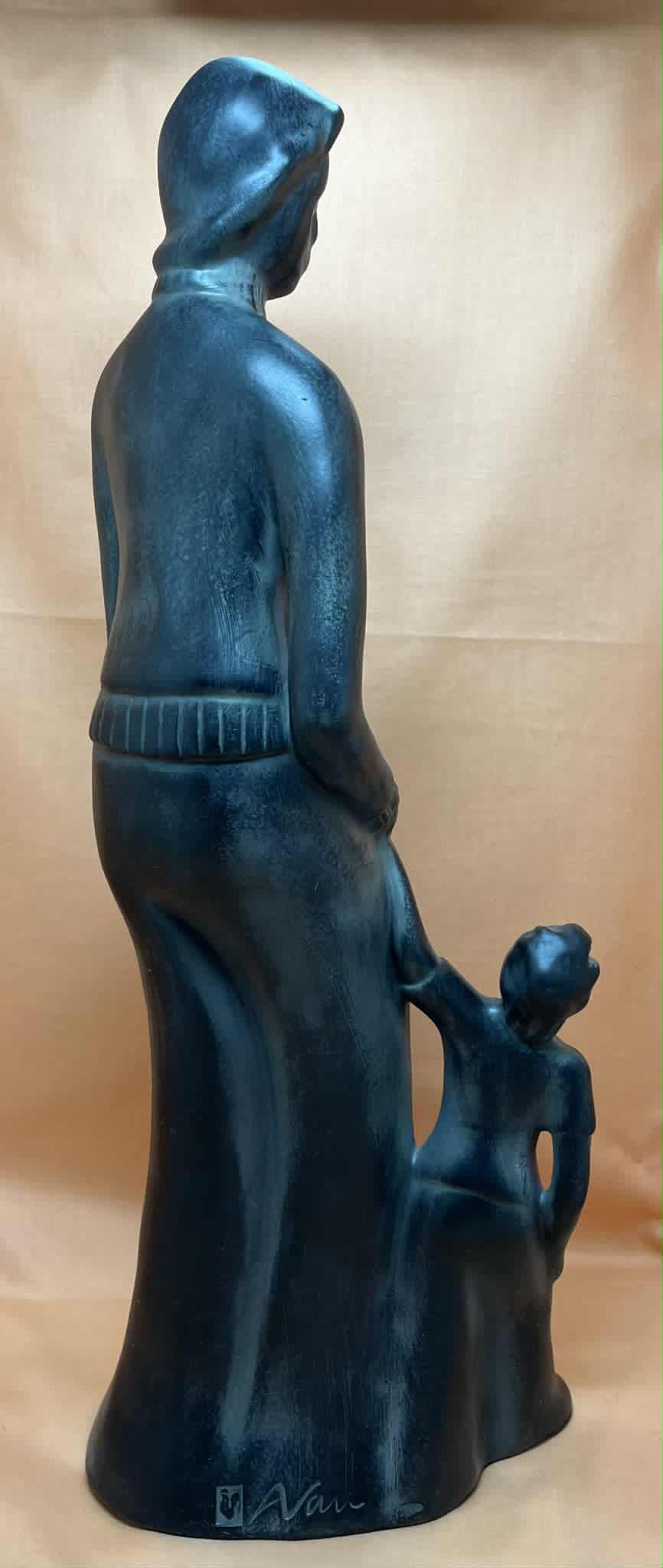 Statue anthracite "Père et Fils " de Avam collection par Tosal ( l 17+h 45+ p 10 cms)