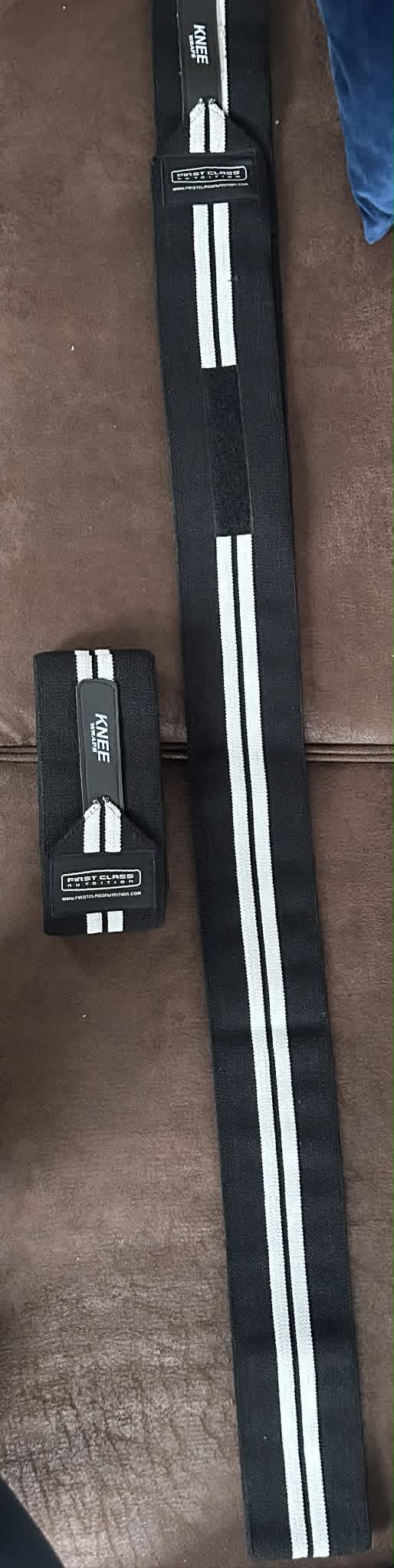 Sangles de genoux( KNEE STRAPS) Marque First CLASS NUTRITION