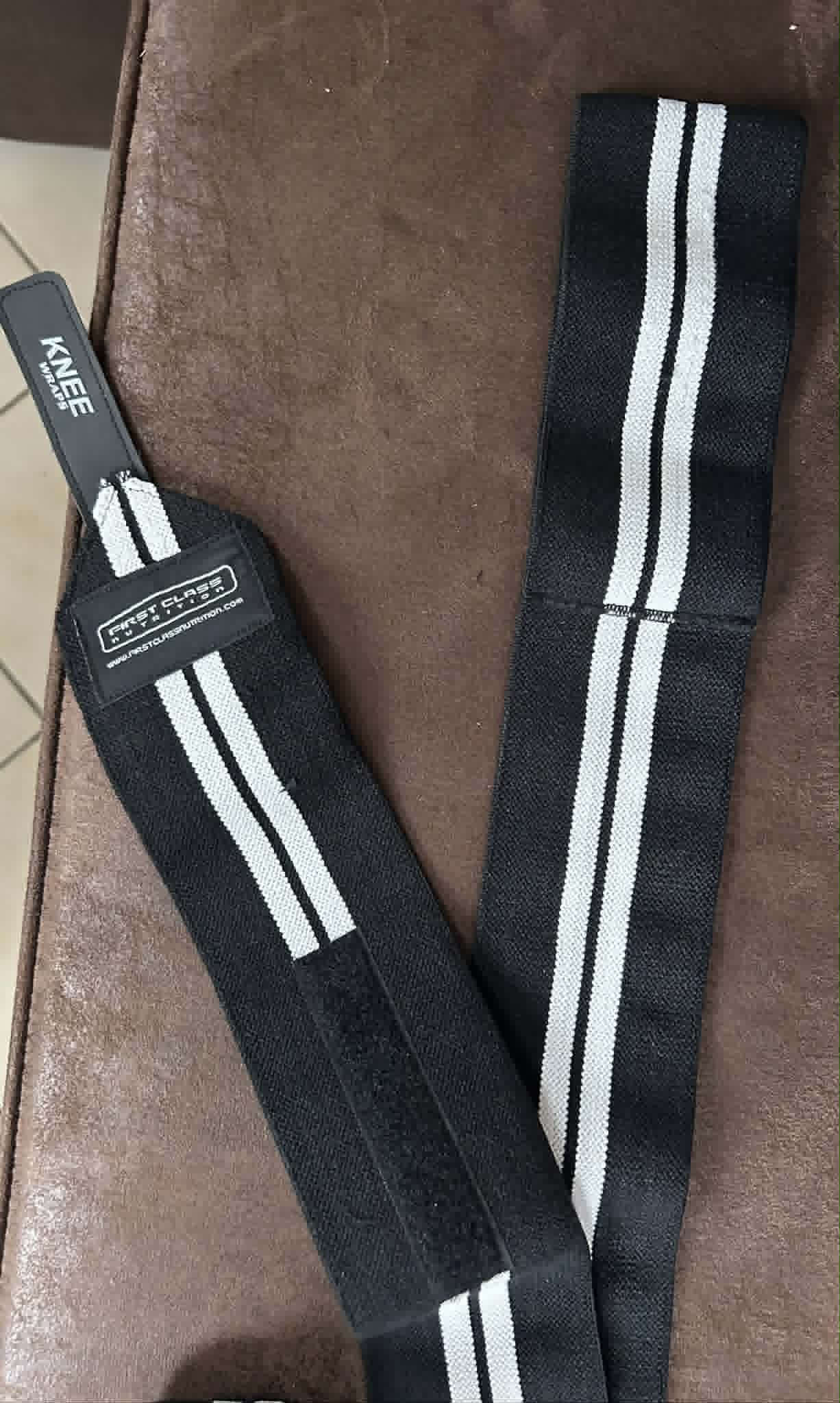 Sangles de genoux( KNEE STRAPS) Marque First CLASS NUTRITION