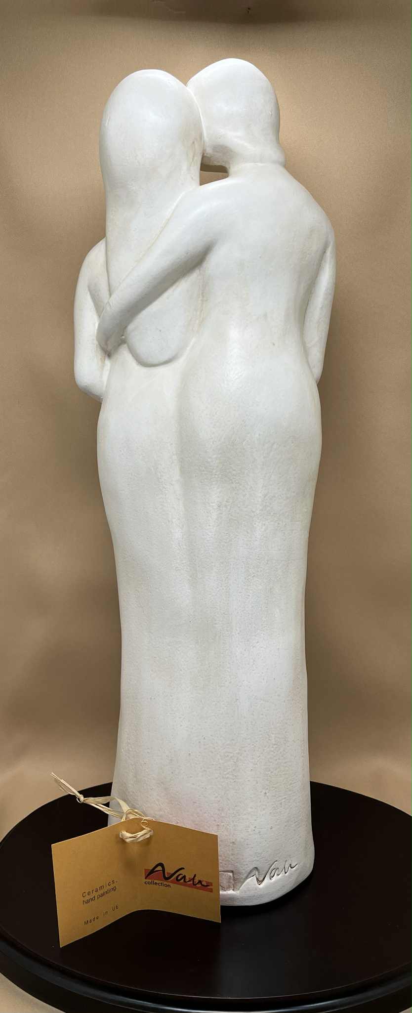 Statue blanche "Tendre baisé " de Avam collection par Tosal ( l 13+h 44+ p 10 cms)