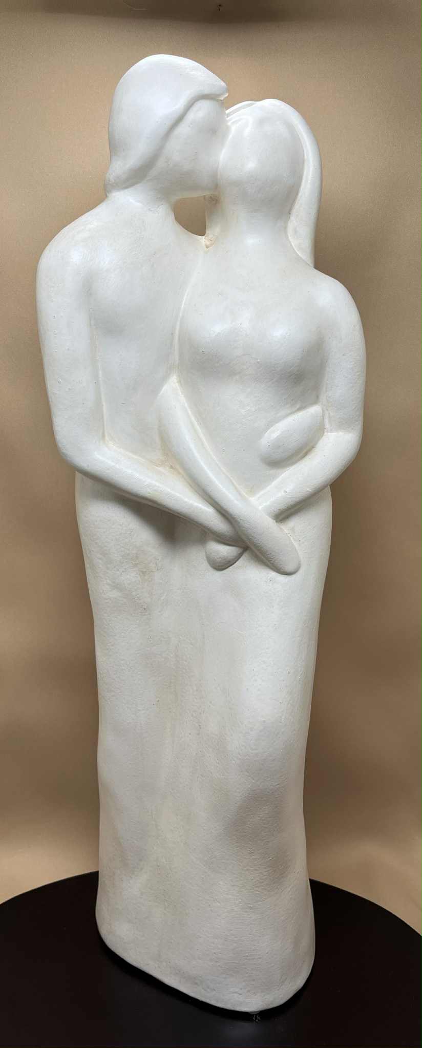 Statue blanche "Tendre baisé " de Avam collection par Tosal ( l 13+h 44+ p 10 cms)