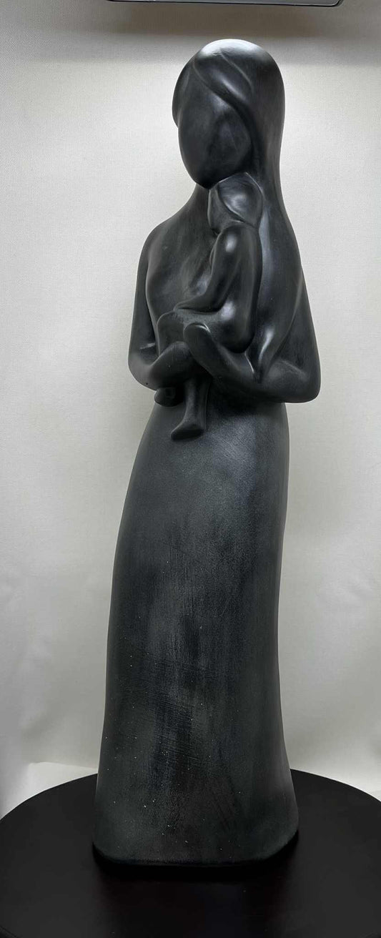 Statue  "Tendresse d'une mère " de Avam collection par Tosal ( l 13.5+h 45+ p 10 cms)