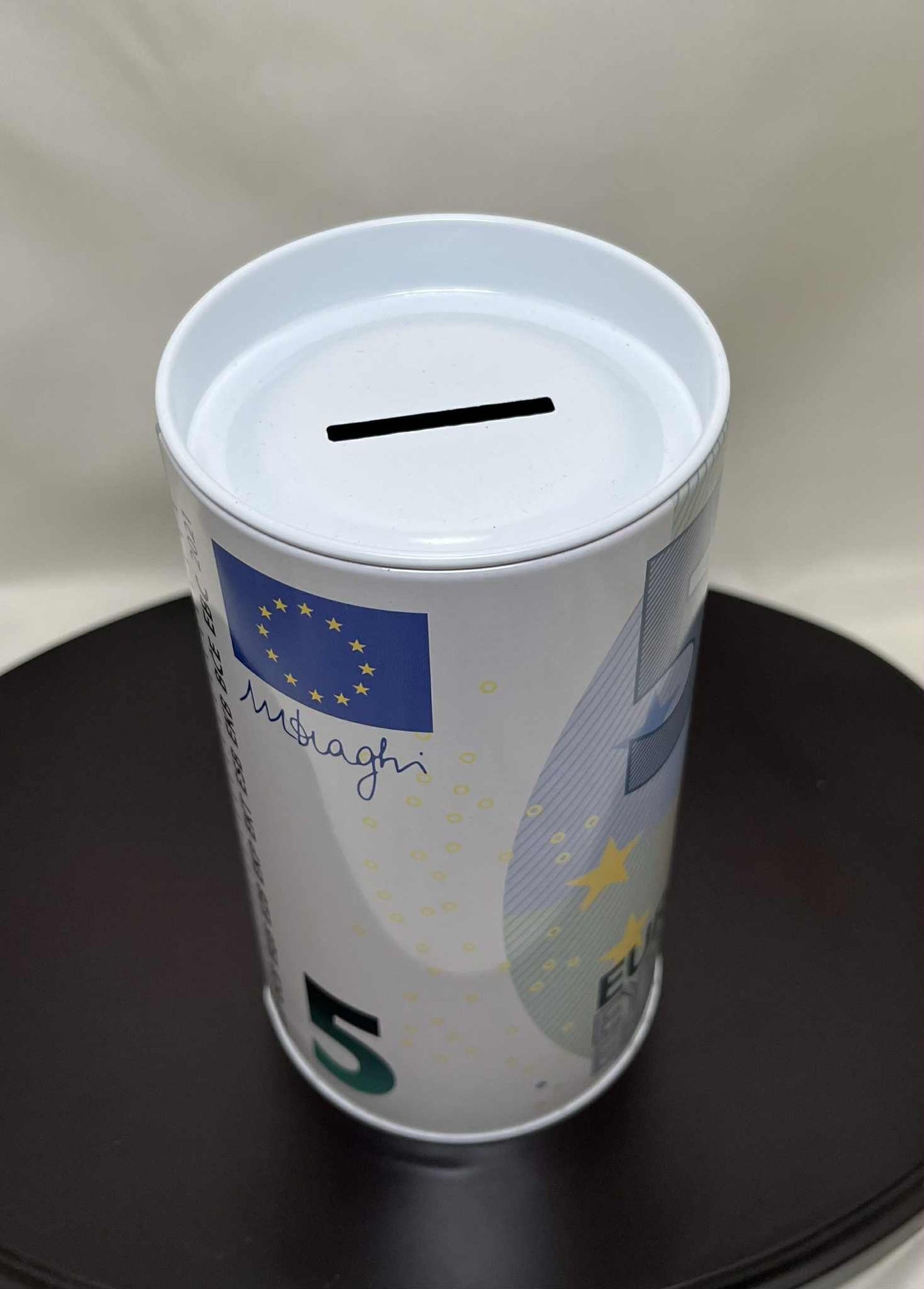 Tirelire en métal inscription Euro, hauteur 15,5cms et 8cms de diamètre