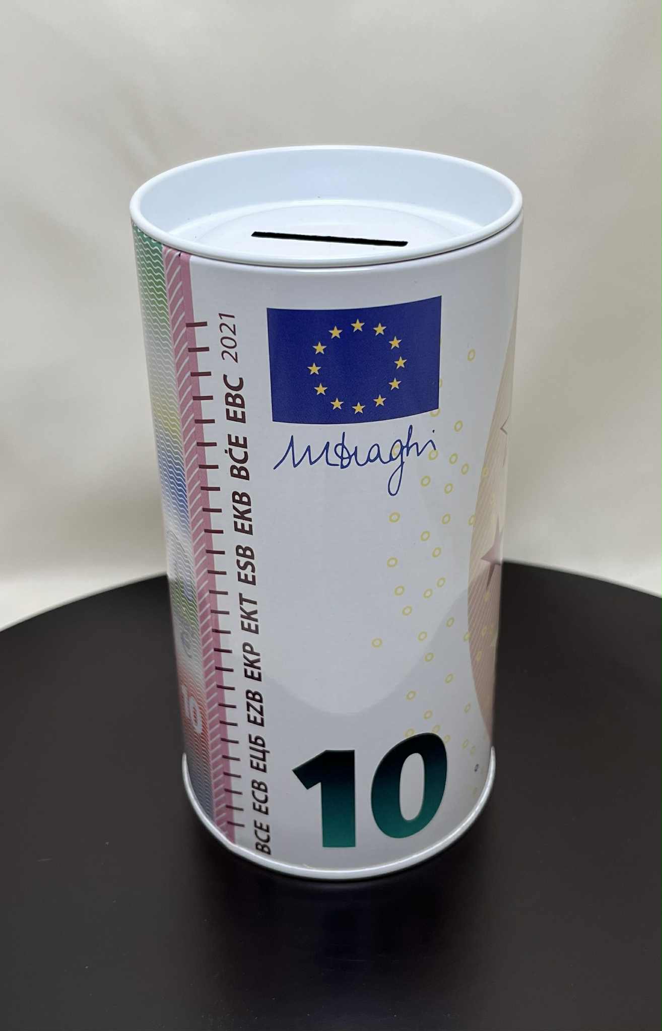 Tirelire en métal inscription Euro, hauteur 15,5cms et 8cms de diamètre