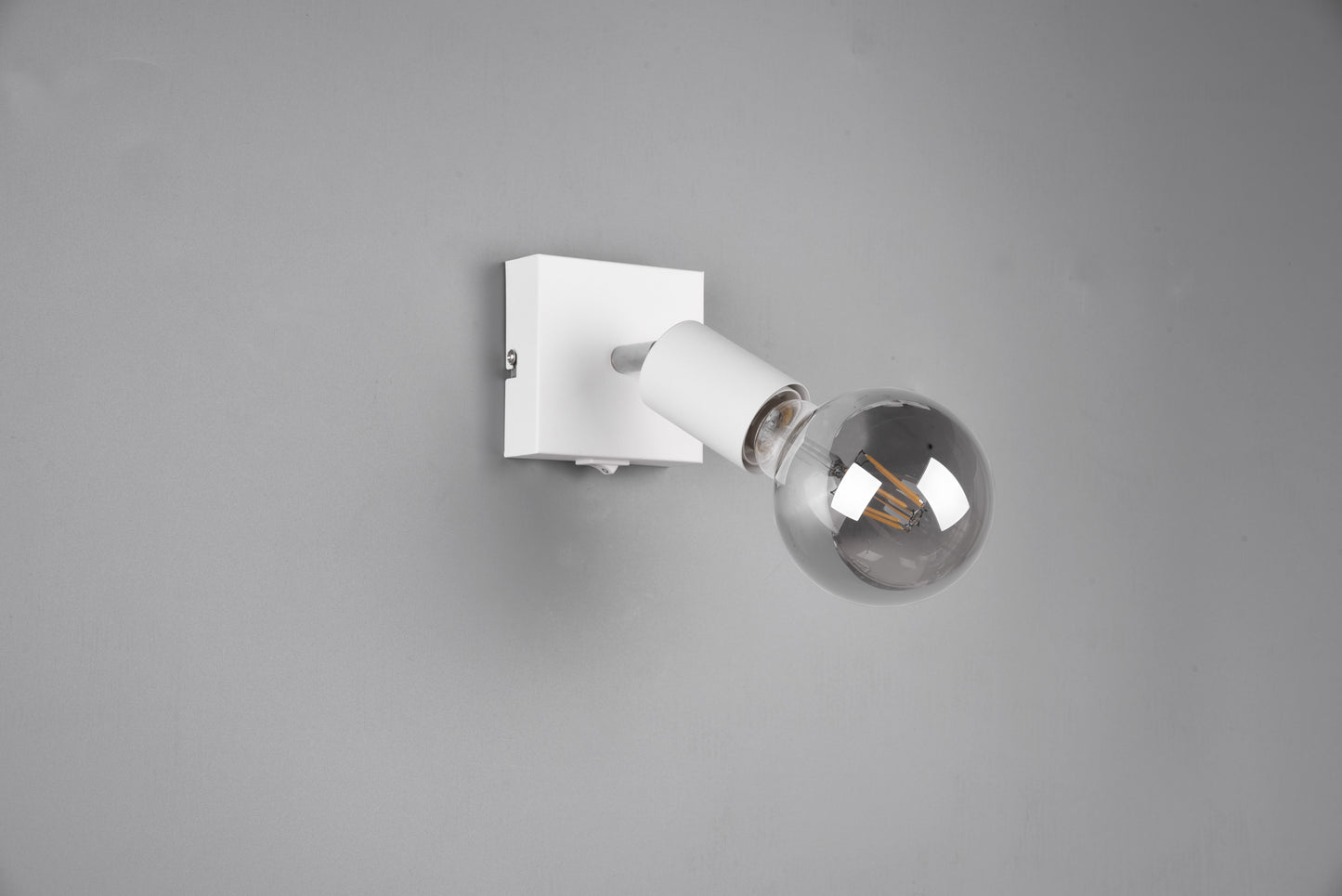 Applique murale Led blanche avec interrupteur ref R80181731 TRIO VANNES . Ampoule non fournie