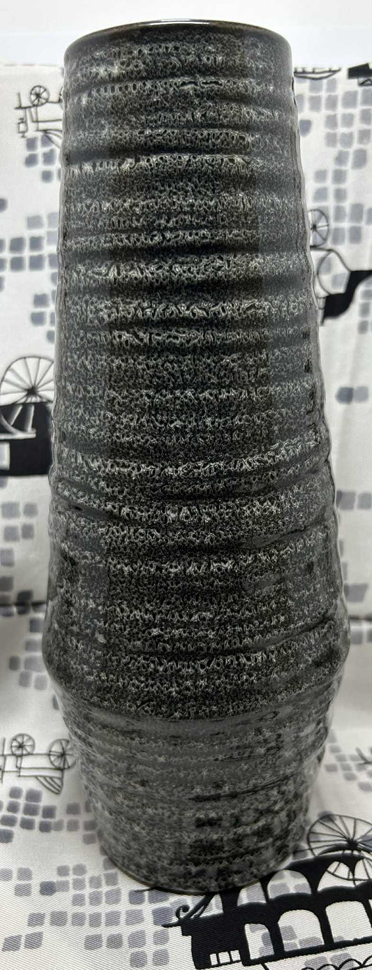 Vase noir et blanc type soliflore en céramique de GmbH (8*23.5cm)